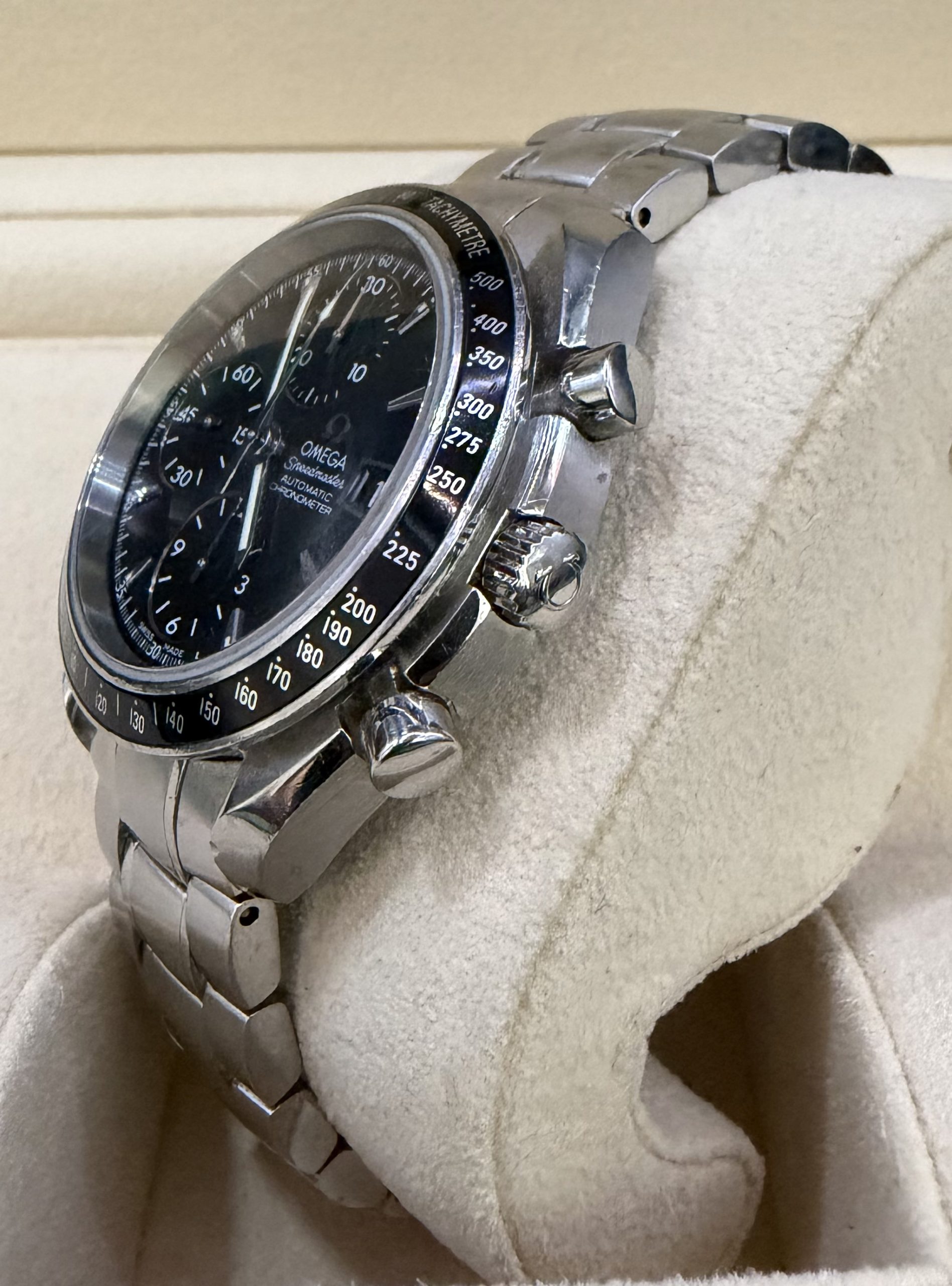 Omega Speedmaster Date - Réf 32.10.5000 – Image 3