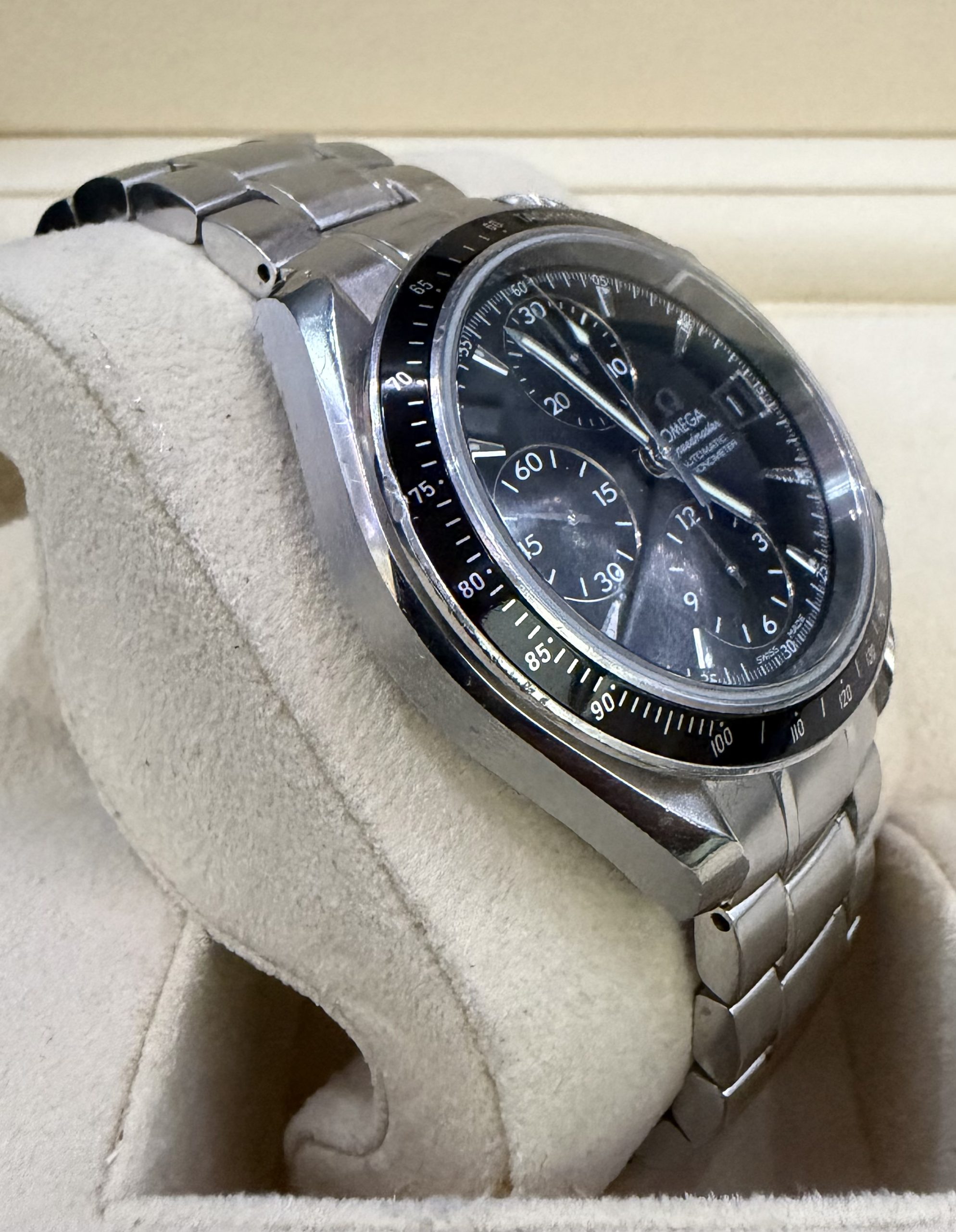 Omega Speedmaster Date - Réf 32.10.5000 – Image 4