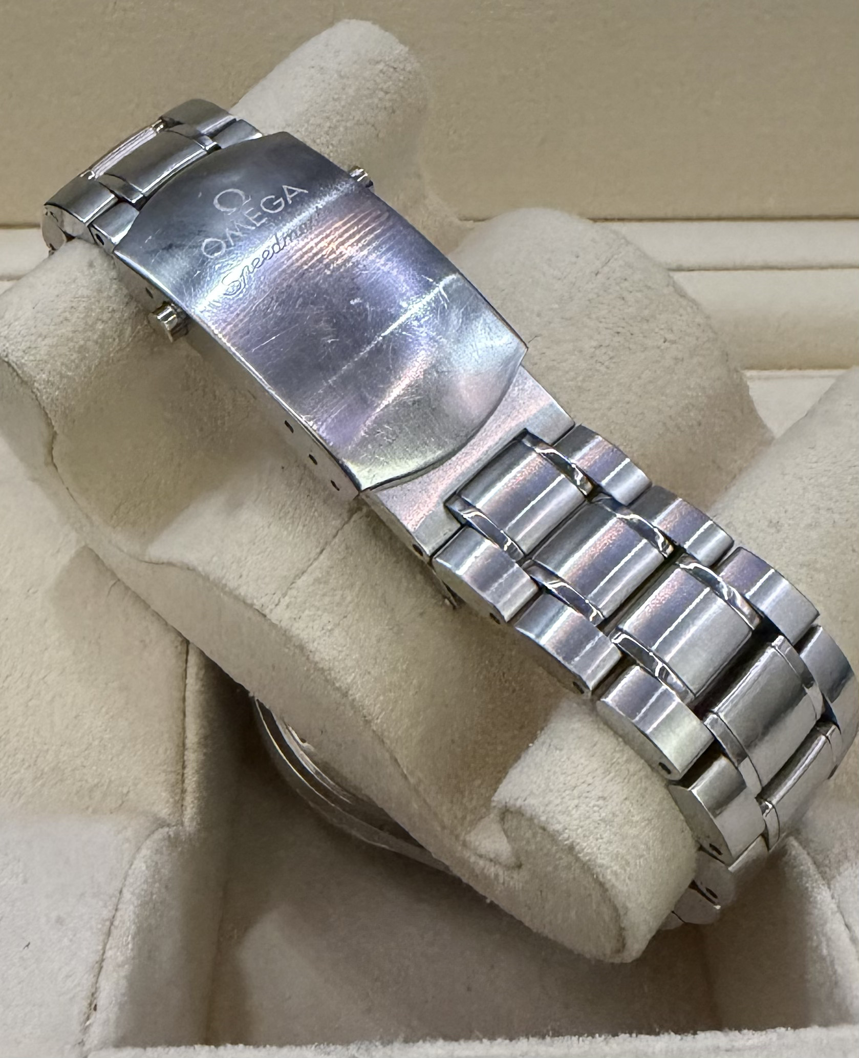 Omega Speedmaster Date - Réf 32.10.5000 – Image 5