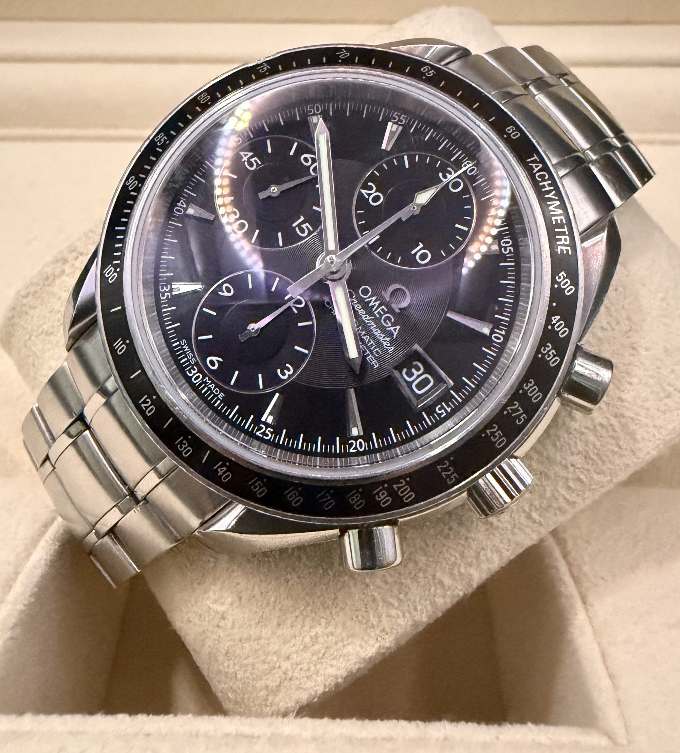 Omega Speedmaster Date - Réf 32.10.5000