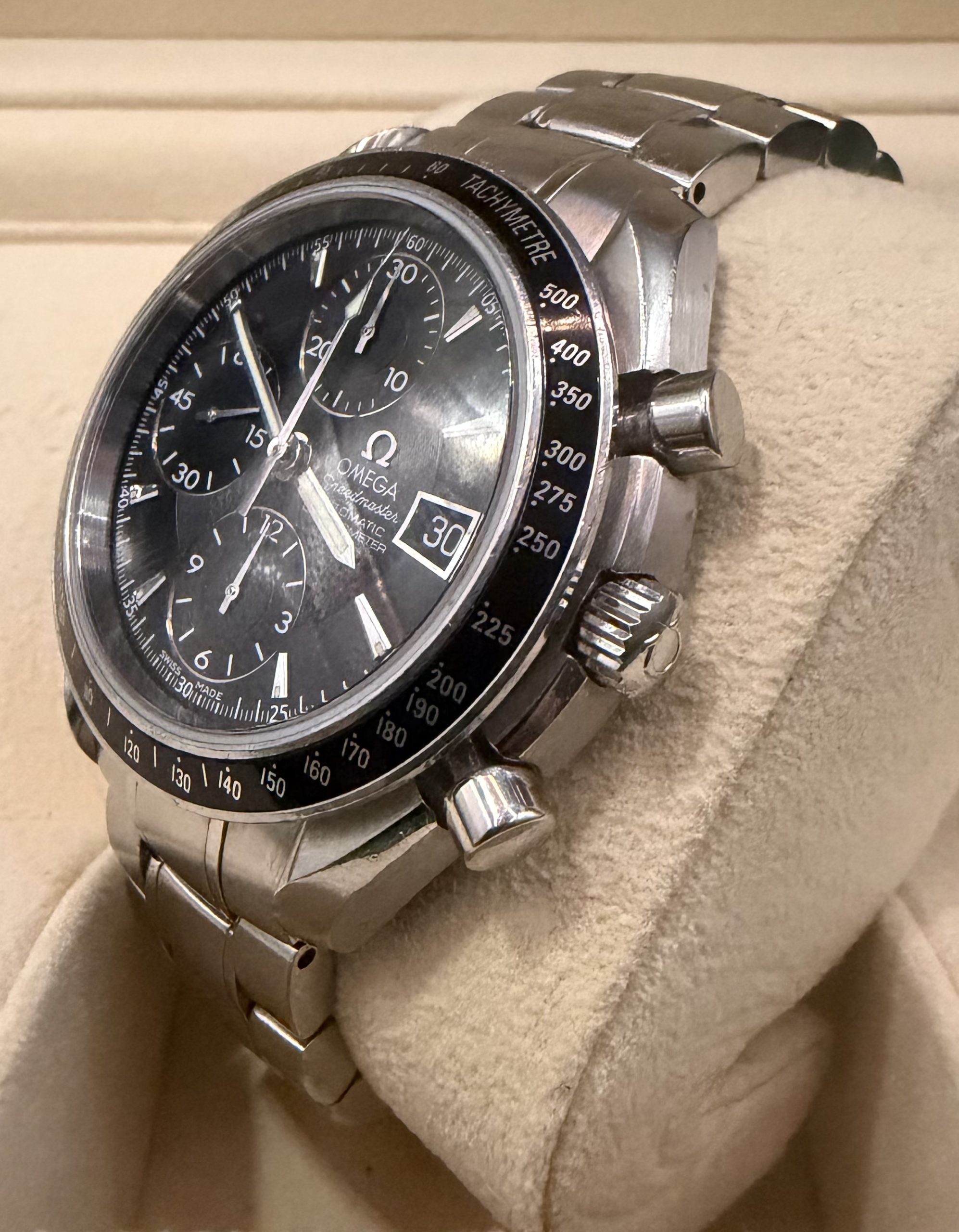 Omega Speedmaster Date - Réf 32.10.5000 – Image 3